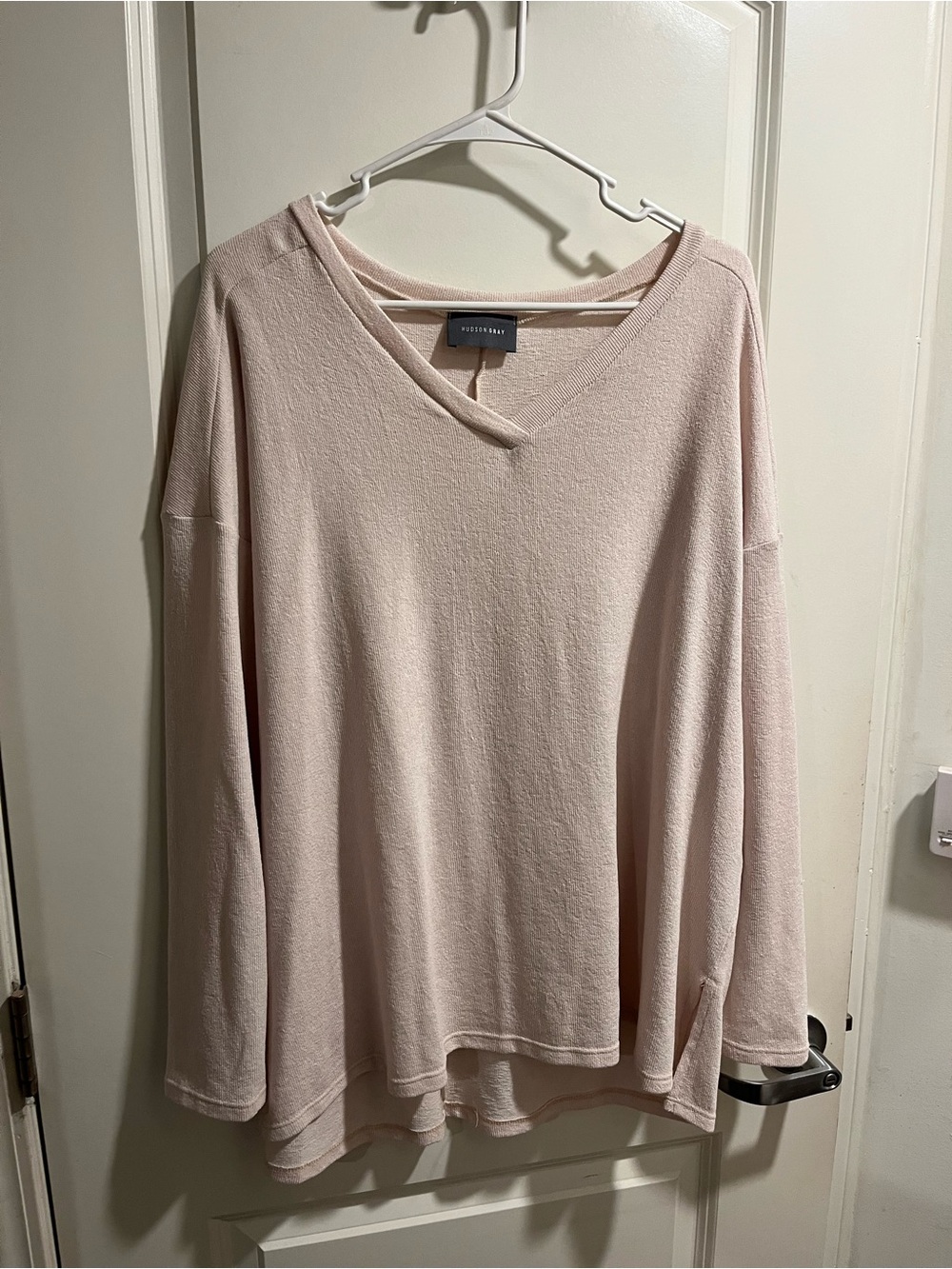 Hudson Gray Soft Cream V-Neck Pullover Top